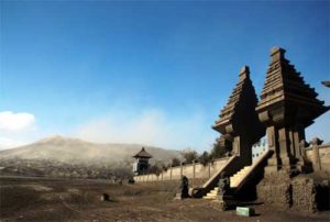 Paket Wisata Bromo 09 Pura Luhur Poten Finansialku