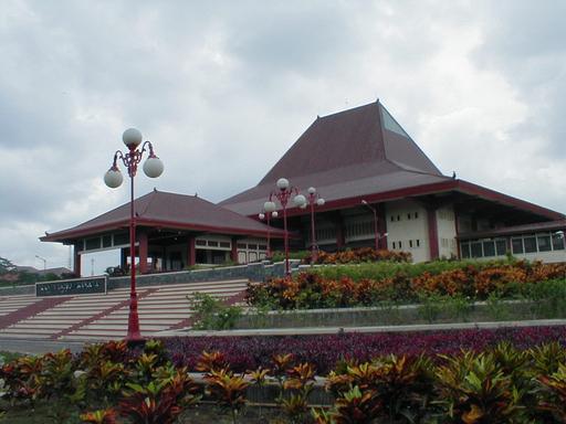 Fasilitas Grha Sabha Pramana