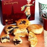 leh-oleh Khas Bali Pia Legong