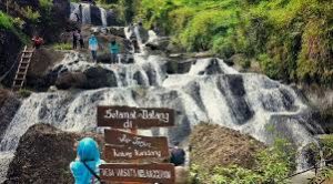 Menikmati Air Terjun Kedung Kandang