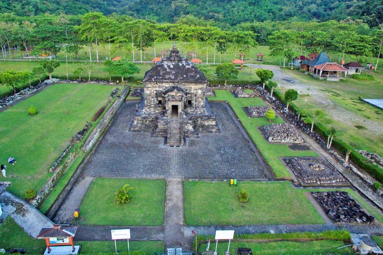 Candi Banyunibo Jogjakarta
