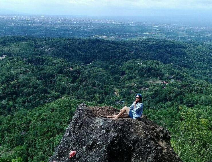 Watu Ngadek Yogyakarta
